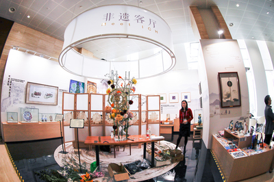 這里HOLD住了4300多名中外記者！探秘第二屆進(jìn)博會(huì)新聞中心與展覽服務(wù)